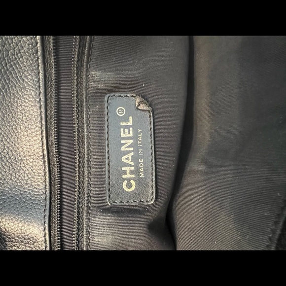 CHANEL Executive Cerf Black Tote - Picture 8 of 8